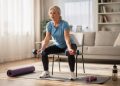 Treino em casa depois dos 40 anos fortalece o corpo e preserva sua autonomia