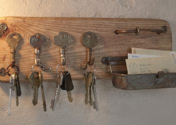 Como fazer um porta chaves de parede com chaves antigas guia passo a passo fácil e criativo