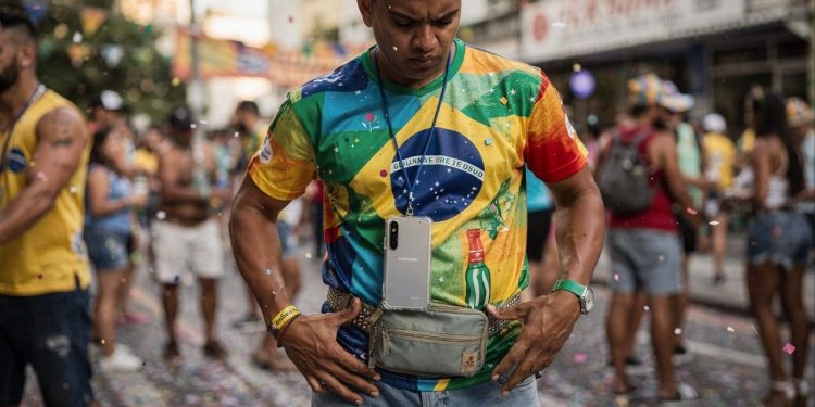 Quanto custa se proteger de furtos no Carnaval e como evitar prejuízos