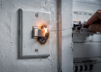 Quanto custa consertar interruptor que solta faísca e quando o valor aumenta