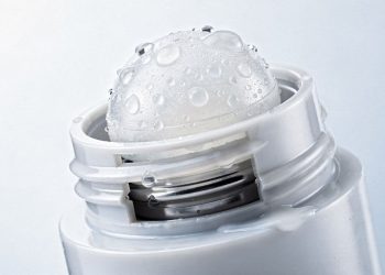 Você sabe qual é a verdadeira função da bolinha do desodorante?