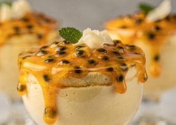Mousse de maracujá cremosa fica pronta em minutos com 3 ingredientes