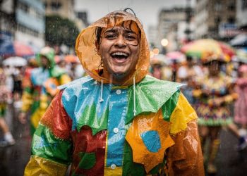 O que mais encarece uma fantasia de carnaval impermeável e como economizar