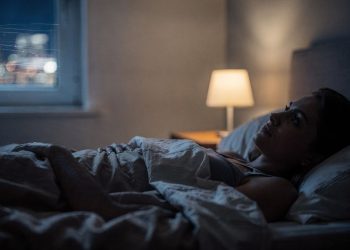 O que significa pensar demais antes de dormir segundo a psicologia da ansiedade noturna