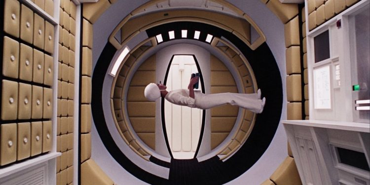 Sem efeitos digitais: os truques de Kubrick para criar o espaço realista de “2001” em 1968