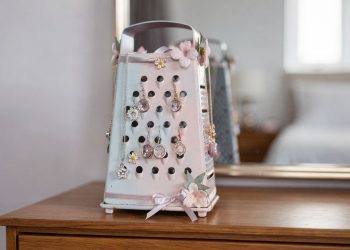 Reciclar ralador de cozinha velho vira porta-joias criativo e barato