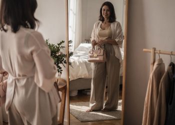3 técnicas de combinações de roupas para looks versáteis com o que você já tem