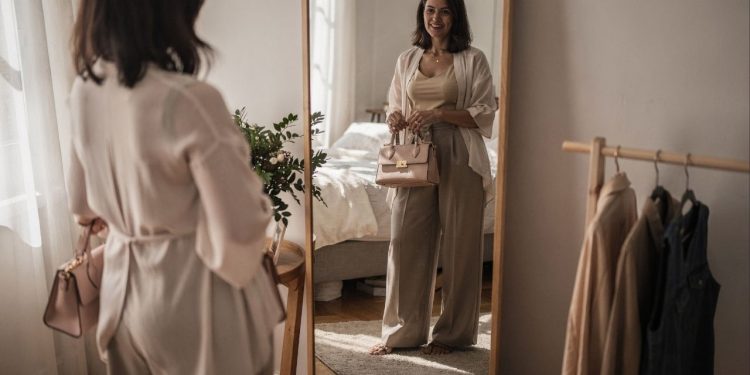 3 técnicas de combinações de roupas para looks versáteis com o que você já tem