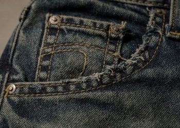 Aquele bolsinho da calça jeans, que parece inútil, foi criado em 1873 para um objeto que sumiu do mapa