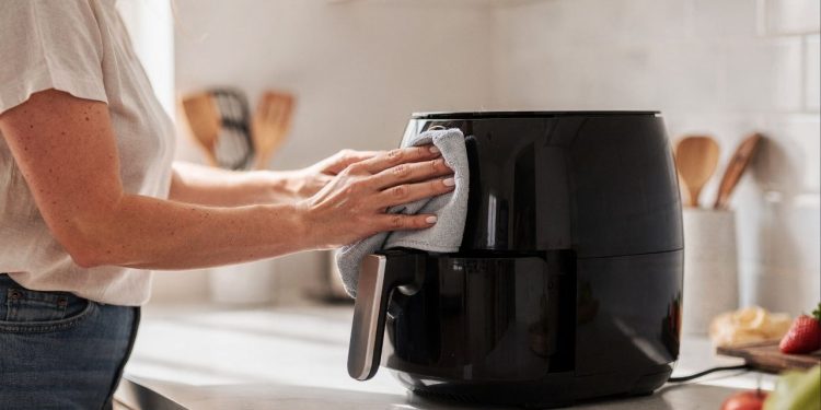 Guia definitivo para manter sua airfryer nova com produtos básicos