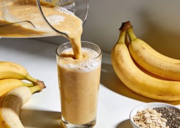 Vitamina de banana combina praticidade, sabor e benefícios para o humor no dia a dia
