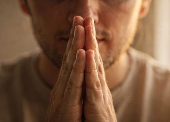 Significado de amém revela por que a palavra atravessa séculos e religiões