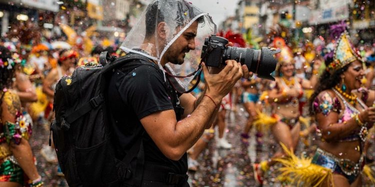 Quanto custa proteger equipamentos fotográficos e de vídeo durante o carnaval
