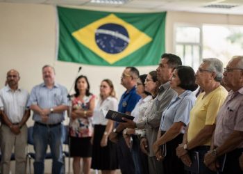 Por que o hino nacional brasileiro tem tantas palavras difíceis e desconhecidas