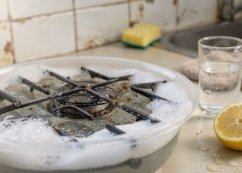 Com apenas 3 ingredientes simples suas grades de fogão voltam a ficar novas, sem gordura