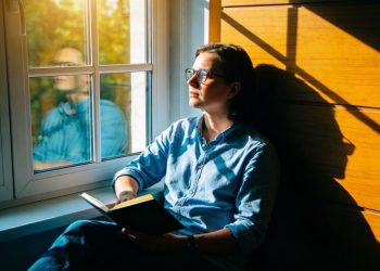 A solitude fortalece relacionamentos e melhora a saúde emocional em tempos de hiperconexão