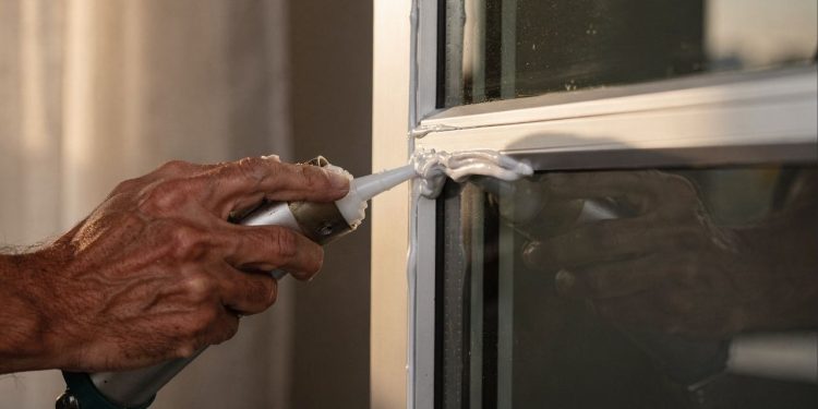Como eliminar barulho de janela batendo com ajustes simples e solução caseira eficaz