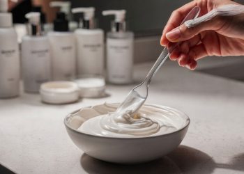 Esse primer caseiro com 1 ingrediente simples de cozinha muda tudo na sua make