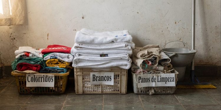Reaproveite panos de algodão e faça faxina mais econômica e organizada