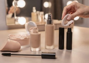 4 truques para uma maquiagem que não transfere e dura o dia todo