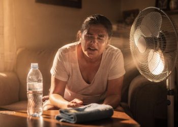 O calor chegou e a paciência acabou: o que realmente provoca o estresse no verão, segundo a psicologia?