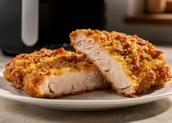 Receita de frango empanado na airfryer com casquinha dourada e sequinha