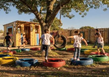 Quanto custa montar brinquedos de quintal com materiais reciclados