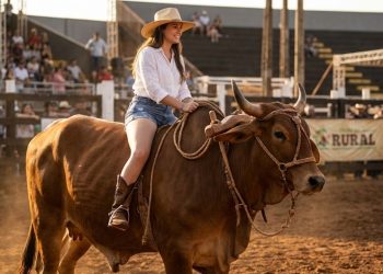 Cidade no interior paulista conhecida como Capital do Rodeio, onde a maior festa de peão da América Latina transforma agosto em espetáculo