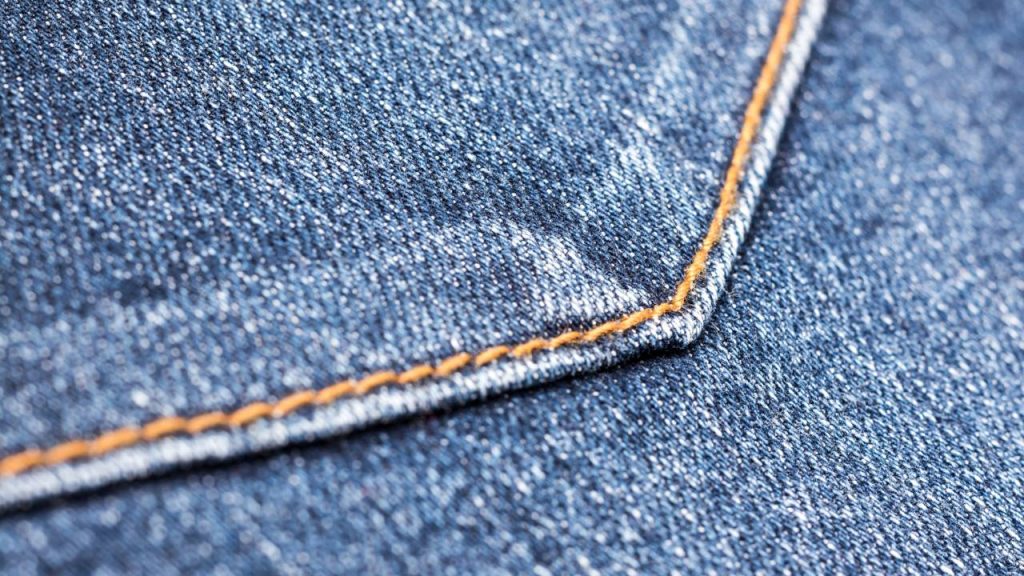 calças jeans velhas