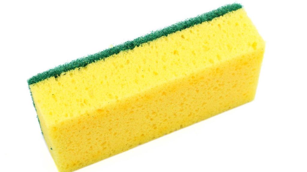 esponja seca na geladeira