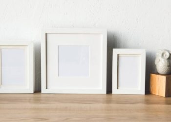 Decorar uma parede com quadros simples é forma barata de mudar o ambiente sem reformas
