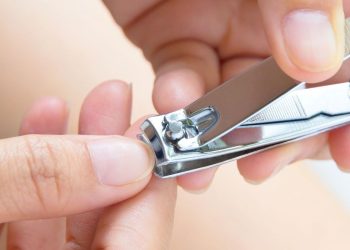 Você sabe para que serve o furo do cortador de unhas?