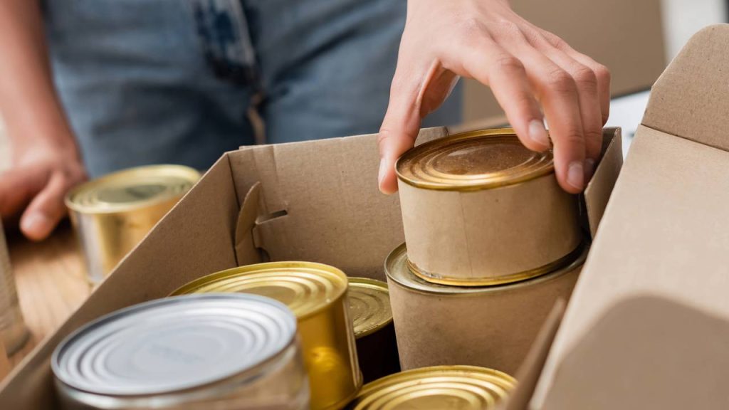 latas em conserva