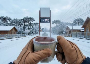 A cidade a 1.425 metros de altitude que já registrou -9,4°C e tem a única cachoeira que congela no Brasil