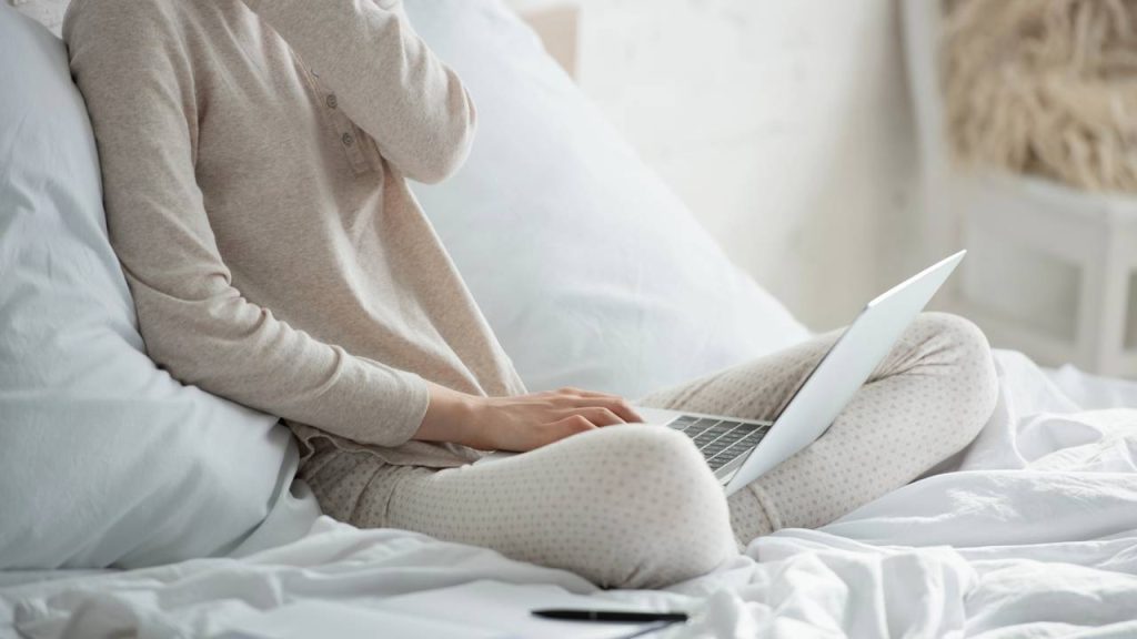 A origem do pijama revela que ele nem sempre foi pensado como roupa de dormir