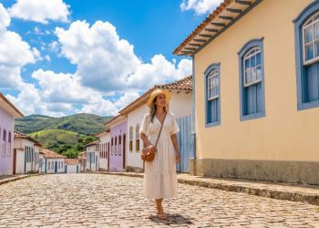 A cidade de pedra no interior de Goiás onde ruas coloniais levam a cachoeiras com águas cristalinas