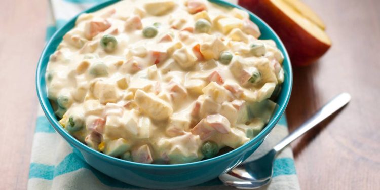 Como fazer a salada de maionese simples, saborosa e perfeita