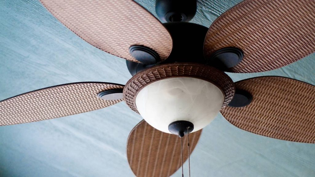 ventilador o dia todo no verão