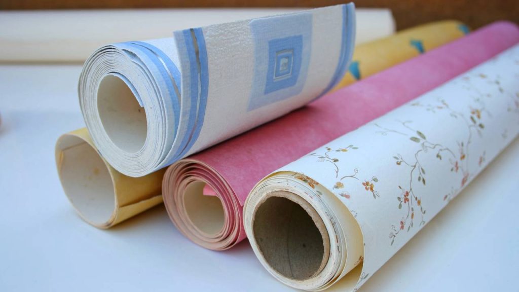 Quanto custa colocar papel de parede no quarto e o que pesa no valor final
