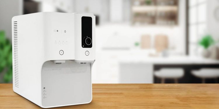 Ter filtro de água em casa compensa? Veja os custos, tipos e a diferença no gasto mensal
