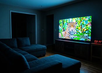 Quanto custa deixar a televisão ligada a noite inteira mesmo sem ninguém assistindo