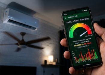 Quantas horas por dia pode usar o ar-condicionado para que a conta de luz não aumente mais do que 100 reais