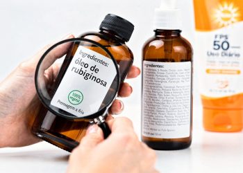 É por isso que o óleo de rosa mosqueta não está clareando suas manchas