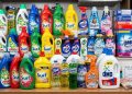 Ninguém te conta isso: quanto você realmente gasta na vida com produtos de limpeza
