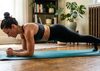 Parece simples, mas faz maravilhas. Este exercício fortalecerá seu corpo e aliviará suas costas