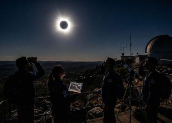 O eclipse solar mais longo do século está chegando: o dia se transformará em noite por 6 minutos e isso não acontecerá novamente em 100 anos.