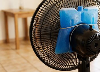 Se você conectar “isto” atrás do ventilador, não haverá necessidade de ar-condicionado