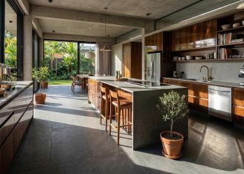 Designer de interiores afirma: "Nem pense em colocar piso laminado na cozinha. Este porcelanato técnico é muito melhor."