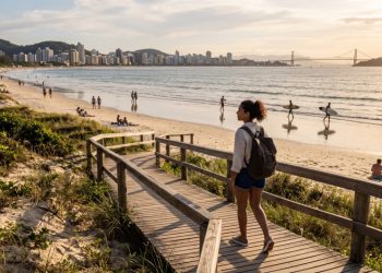 A cidade com 42 praias, 3ª maior qualidade de vida entre as capitais e a “Ilha do Silício” do Brasil