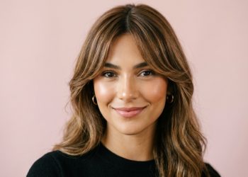 O estilo de franja moderno que voltou à moda e não precisa de muita manutenção